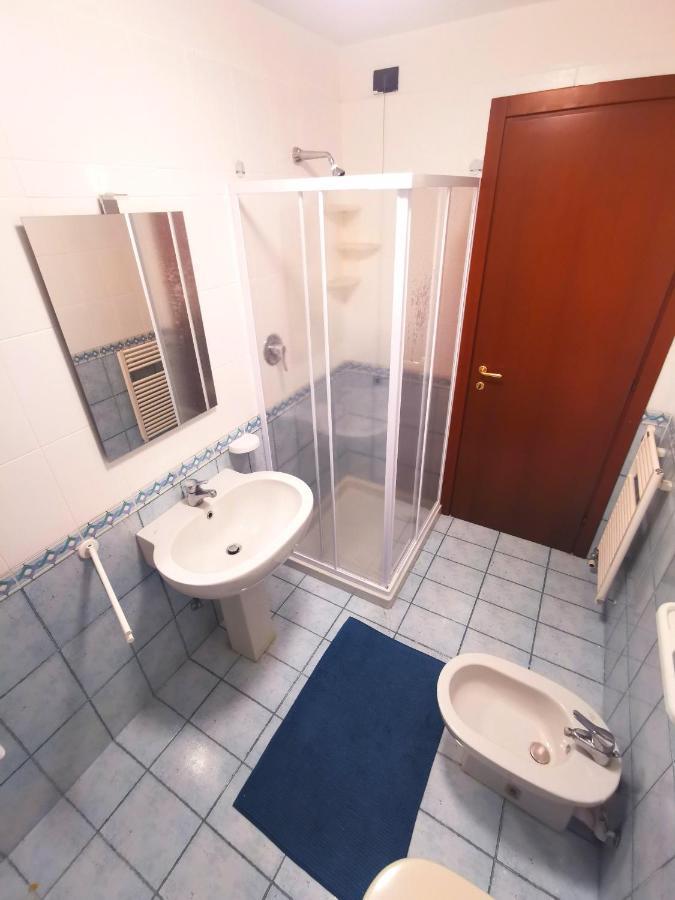 Old Town Apartment With Terrace - Live Love Lake Пескиера дел Гарда Екстериор снимка