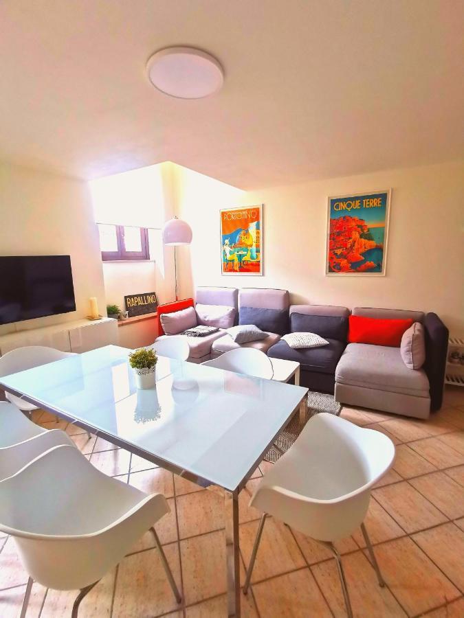 Old Town Apartment With Terrace - Live Love Lake Пескиера дел Гарда Екстериор снимка