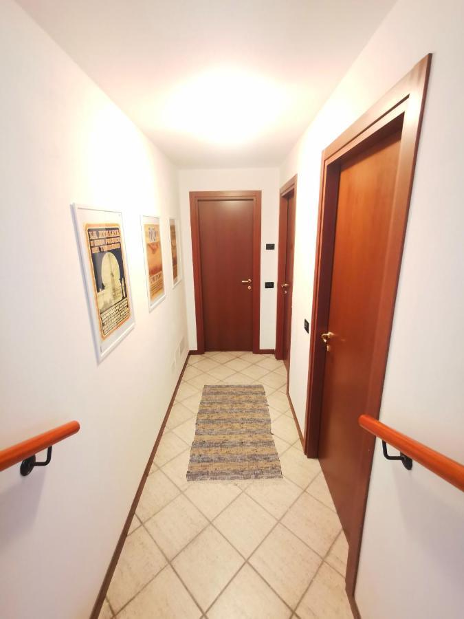 Old Town Apartment With Terrace - Live Love Lake Пескиера дел Гарда Екстериор снимка