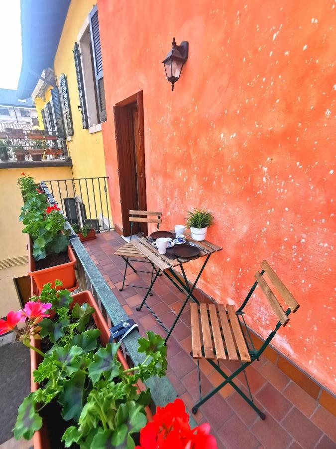 Old Town Apartment With Terrace - Live Love Lake Пескиера дел Гарда Екстериор снимка
