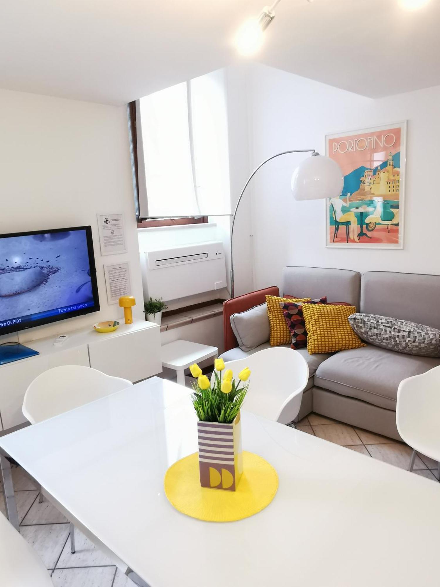 Old Town Apartment With Terrace - Live Love Lake Пескиера дел Гарда Екстериор снимка
